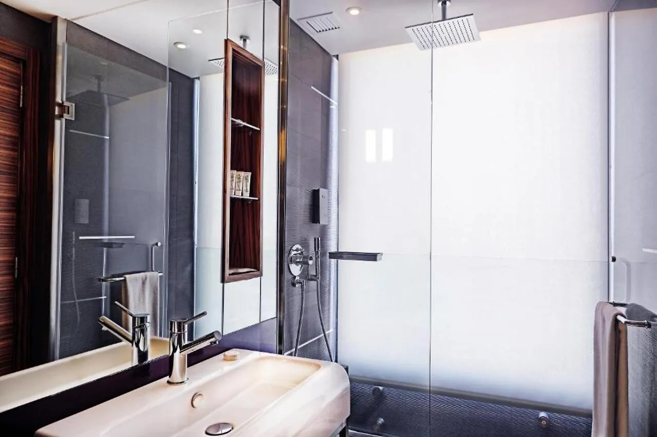 Warwick Stone 55 Hotel Beirut 4*,