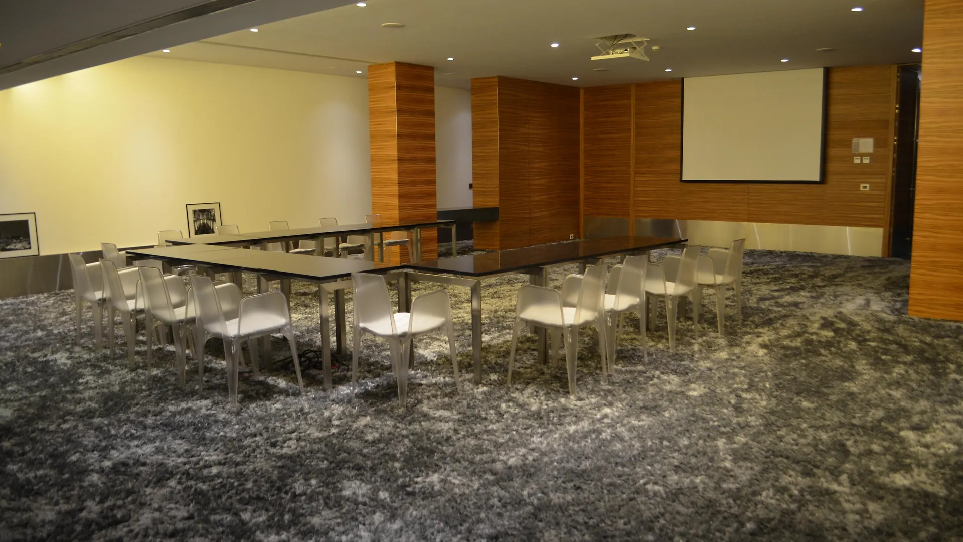 Warwick Stone 55 Hotel Beirut